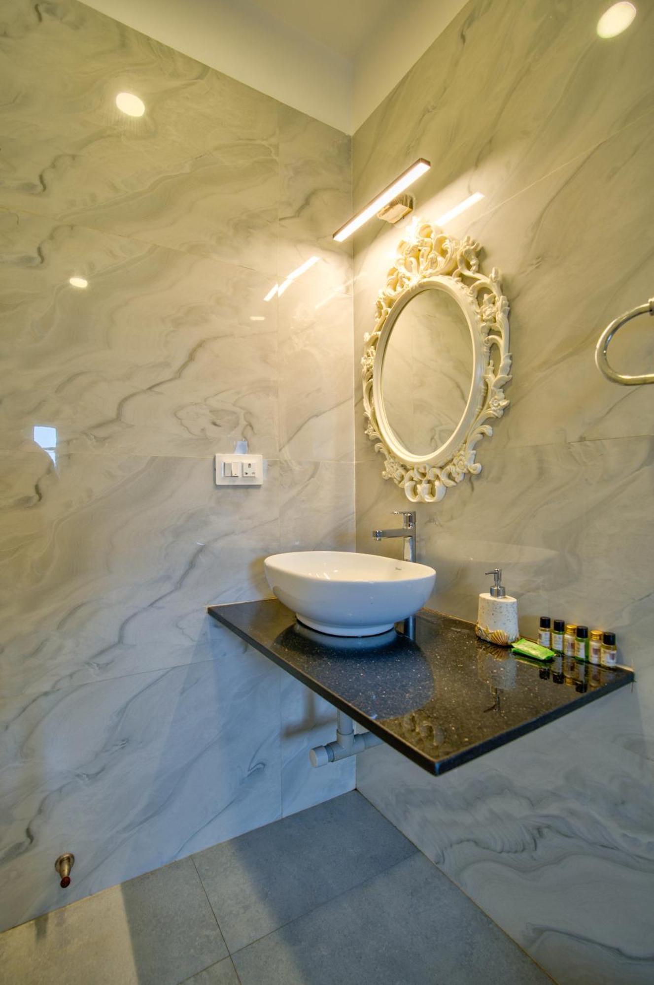 Candolim Beach White Residency Baga Ngoại thất bức ảnh